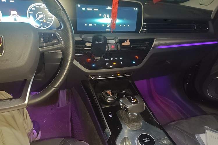 Used Hongqi HS5 2019 2.0T Smart Connect Flagship Edition Audio And AC Panel