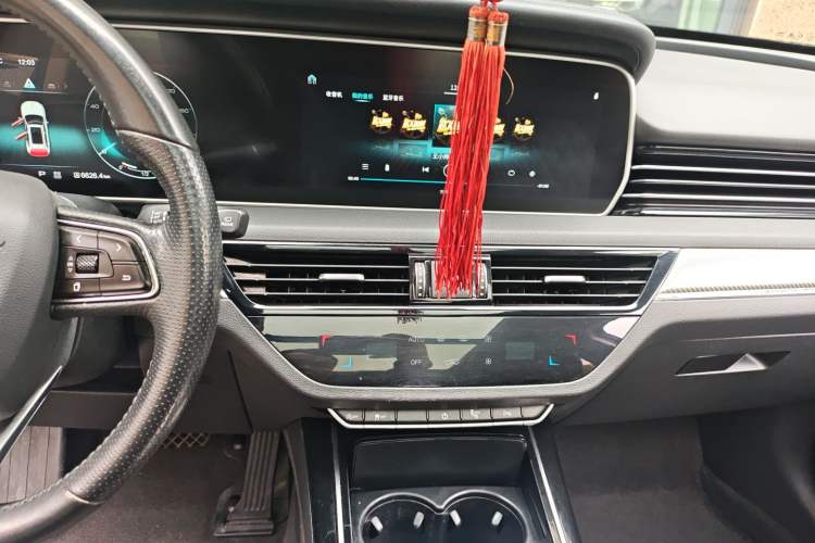 Used Hongqi HS5 2019 2.0T Smart Connect Flagship Edition Audio And AC Panel