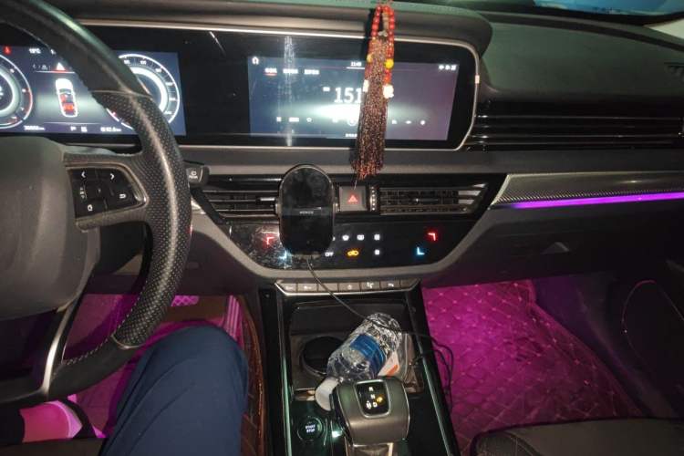 Used Hongqi HS5 2019 2.0T Smart Connect Flagship All-Wheel-Drive Version Audio And AC Panel