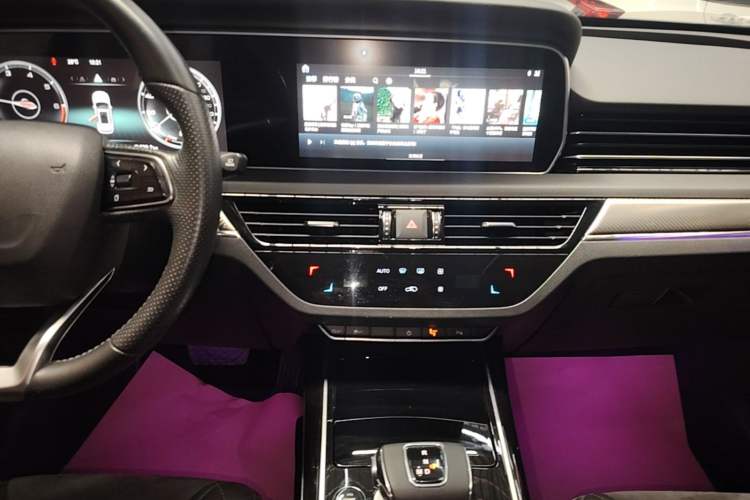 Used Hongqi HS5 2019 2.0T Smart Connect Flagship Edition Audio And AC Panel