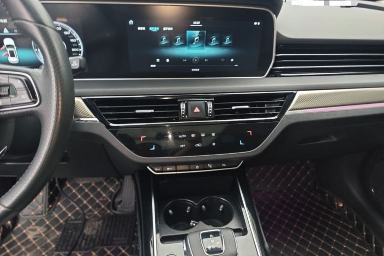 Used Hongqi HS5 2019 2.0T Smart Connect Flagship Edition Audio And AC Panel