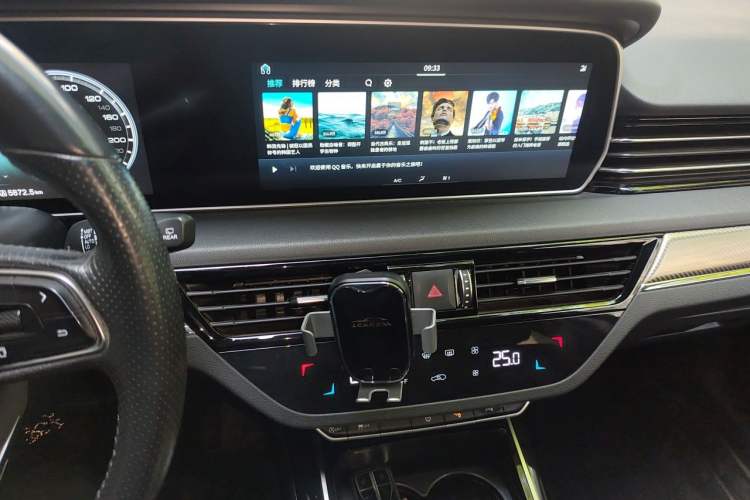 Used Hongqi HS5 2019 2.0T Smart Connect Flagship All-Wheel-Drive Version Audio And AC Panel