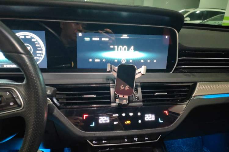 Used Hongqi HS5 2019 2.0T Smart Connect Flagship Edition Audio And AC Panel