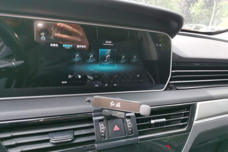 Used Hongqi HS5 2019 2.0T Smart Connect Flagship All-Wheel-Drive Version Audio And AC Panel