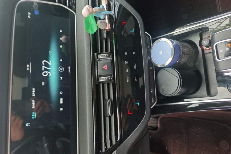 Used Hongqi HS5 2019 2.0T Smart Connect Flagship All-Wheel-Drive Version Audio And AC Panel