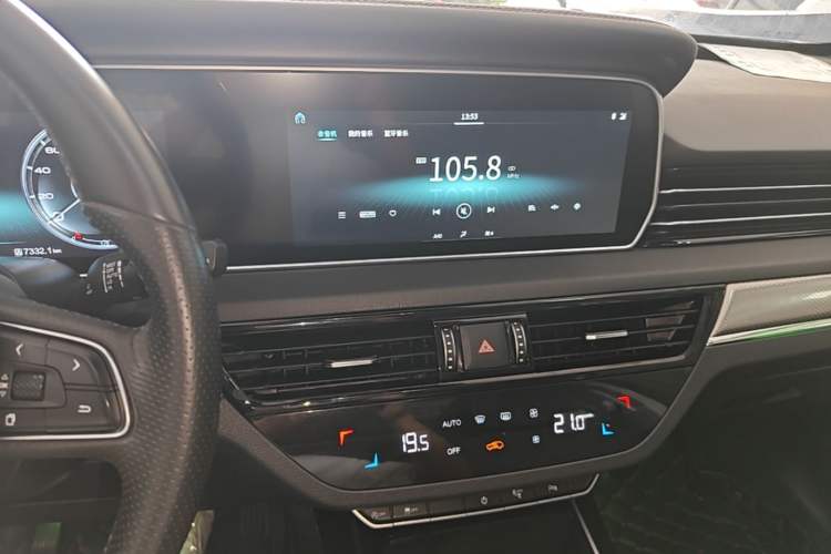 Used Hongqi HS5 2019 2.0T Smart Connect Flagship Edition Audio And AC Panel