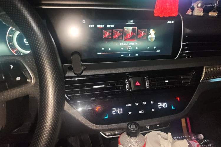 Used Hongqi HS5 2019 2.0T Smart Connect Flagship Edition Audio And AC Panel