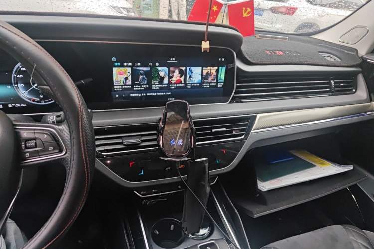 Used Hongqi HS5 2019 2.0T Smart Connect Flagship Edition Audio And AC Panel