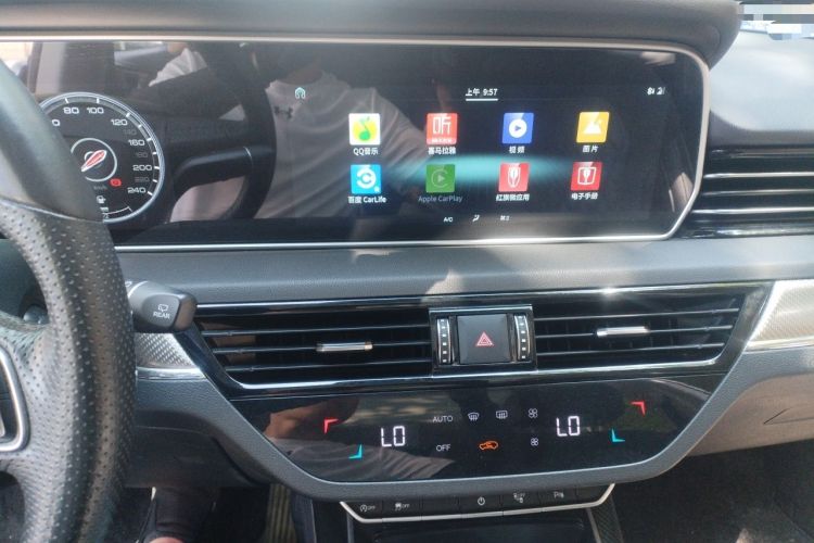 Used Hongqi HS5 2019 2.0T Smart Connect Flagship All-Wheel-Drive Version Audio And AC Panel