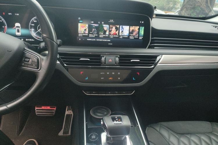 Used Hongqi HS5 2019 2.0T Smart Connect Flagship Edition Audio And AC Panel