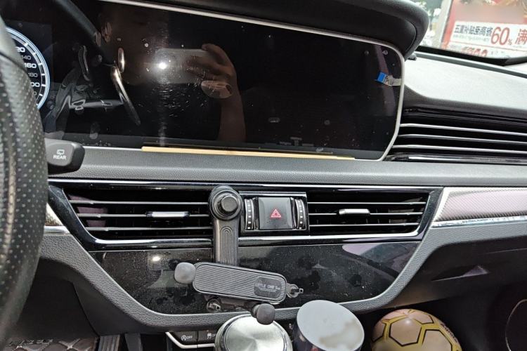 Used Hongqi HS5 2019 2.0T Smart Connect Flagship All-Wheel-Drive Version Audio And AC Panel