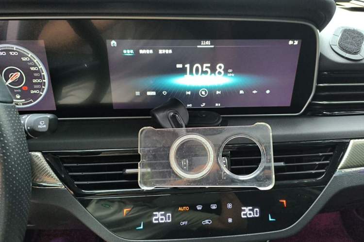 Used Hongqi HS5 2019 2.0T Smart Connect Flagship All-Wheel-Drive Version Audio And AC Panel