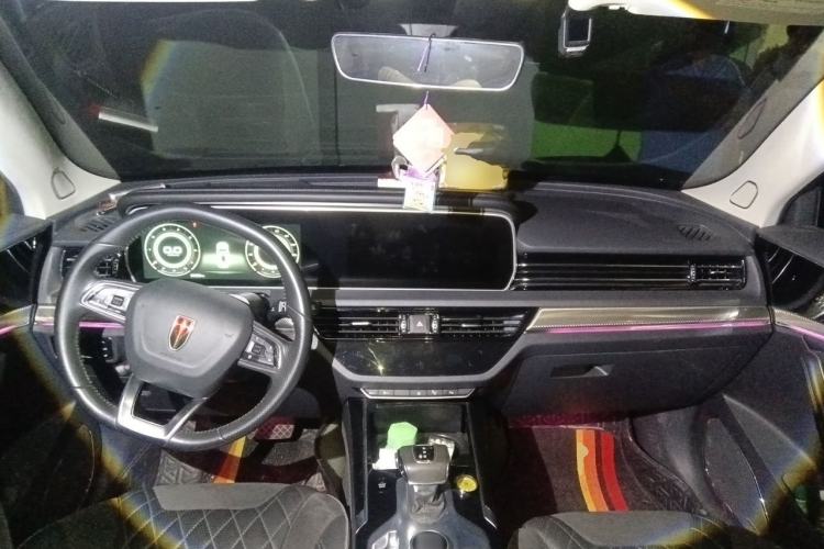 Used Hongqi HS5 2019 2.0T Smart Connect Flagship All-Wheel-Drive Version Center Console