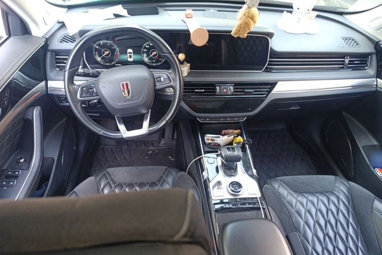 Used Hongqi HS5 2019 2.0T Smart Connect Flagship All-Wheel-Drive Version Center Console