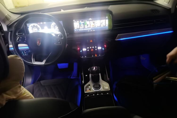 Used Hongqi HS5 2019 2.0T Smart Connect Flagship All-Wheel-Drive Version Center Console