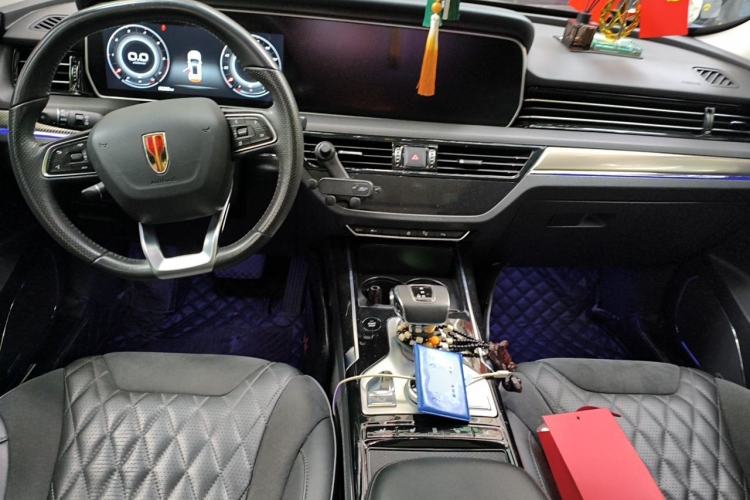 Used Hongqi HS5 2019 2.0T Smart Connect Flagship All-Wheel-Drive Version Center Console