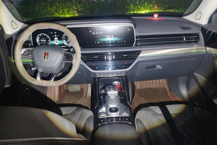 Used Hongqi HS5 2019 2.0T Smart Connect Flagship All-Wheel-Drive Version Center Console