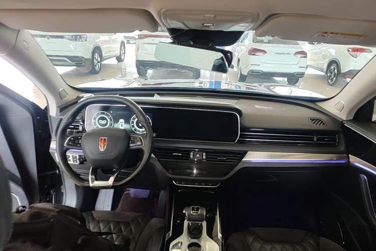 Used Hongqi HS5 2019 2.0T Smart Connect Flagship All-Wheel-Drive Version Center Console