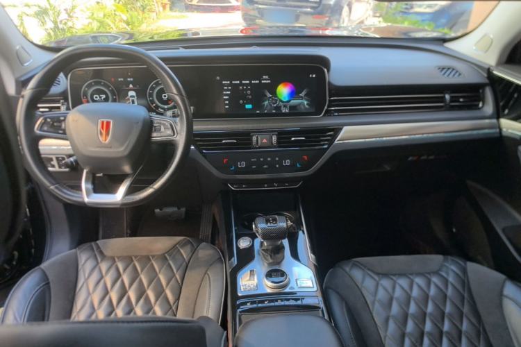 Used Hongqi HS5 2019 2.0T Smart Connect Flagship All-Wheel-Drive Version Center Console