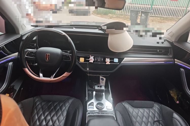 Used Hongqi HS5 2019 2.0T Smart Connect Flagship All-Wheel-Drive Version Center Console