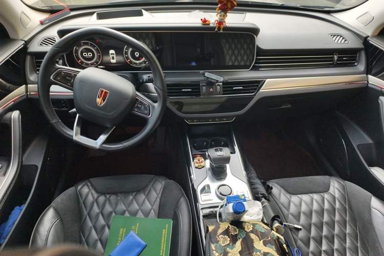 Used Hongqi HS5 2019 2.0T Smart Connect Flagship All-Wheel-Drive Version Center Console