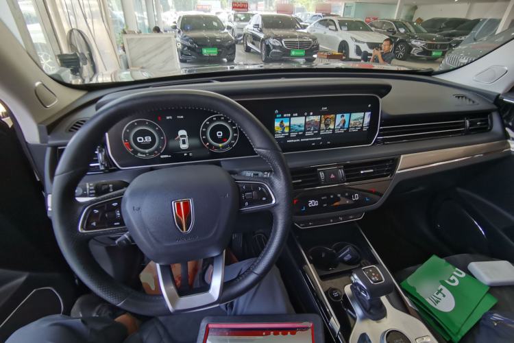 Used Hongqi HS5 2019 2.0T Smart Connect Flagship All-Wheel-Drive Version Center Console