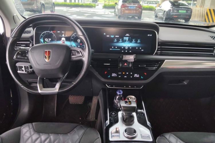 Used Hongqi HS5 2019 2.0T Smart Connect Flagship All-Wheel-Drive Version Center Console