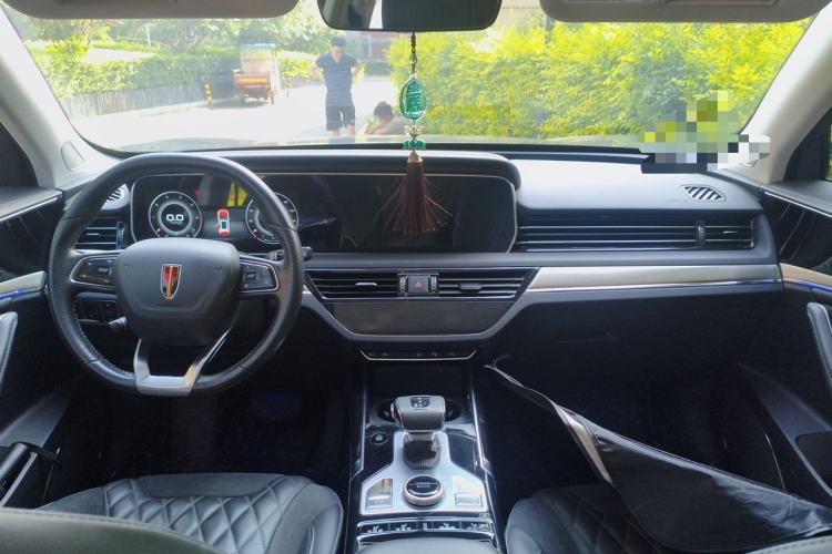 Used Hongqi HS5 2019 2.0T Smart Connect Flagship All-Wheel-Drive Version Center Console