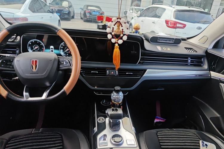 Used Hongqi HS5 2019 2.0T Smart Connect Flagship All-Wheel-Drive Version Center Console