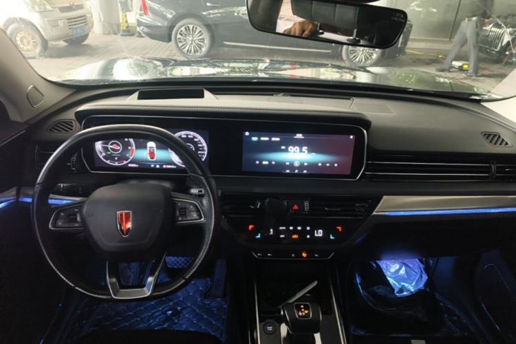 Used Hongqi HS5 2019 2.0T Smart Connect Flagship All-Wheel-Drive Version Center Console