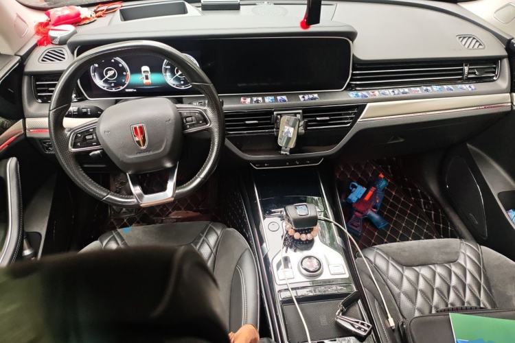 Used Hongqi HS5 2019 2.0T Smart Connect Flagship All-Wheel-Drive Version Center Console