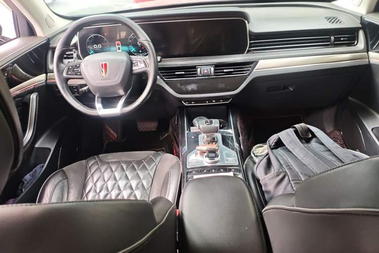 Used Hongqi HS5 2019 2.0T Smart Connect Flagship All-Wheel-Drive Version Center Console