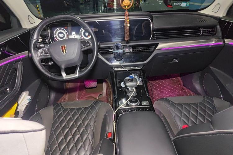 Used Hongqi HS5 2019 2.0T Smart Connect Flagship All-Wheel-Drive Version Center Console