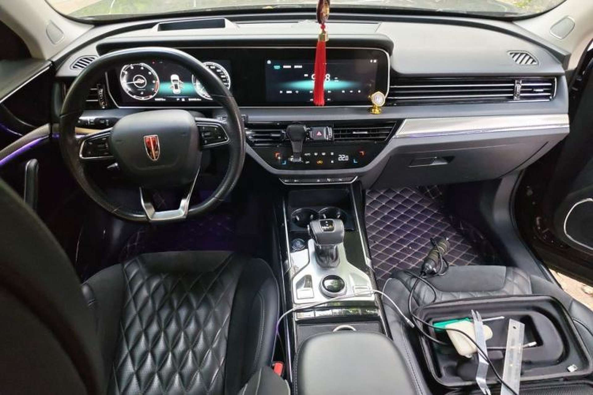 Used Hongqi HS5 2019 2.0T Smart Connect Flagship All-Wheel-Drive Version Center Console