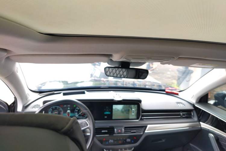 Used Hongqi HS5 2019 2.0T Smart Connect Flagship All-Wheel-Drive Version Center Console