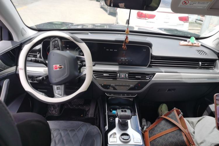 Used Hongqi HS5 2019 2.0T Smart Connect Flagship Edition Center Console