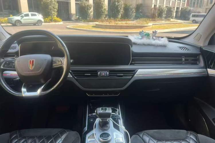 Used Hongqi HS5 2019 2.0T Smart Connect Flagship All-Wheel-Drive Version Center Console