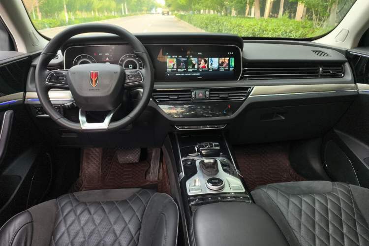 Used Hongqi HS5 2019 2.0T Smart Connect Flagship All-Wheel-Drive Version Center Console