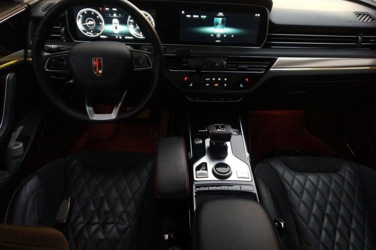 Used Hongqi HS5 2019 2.0T Smart Connect Flagship All-Wheel-Drive Version Center Console