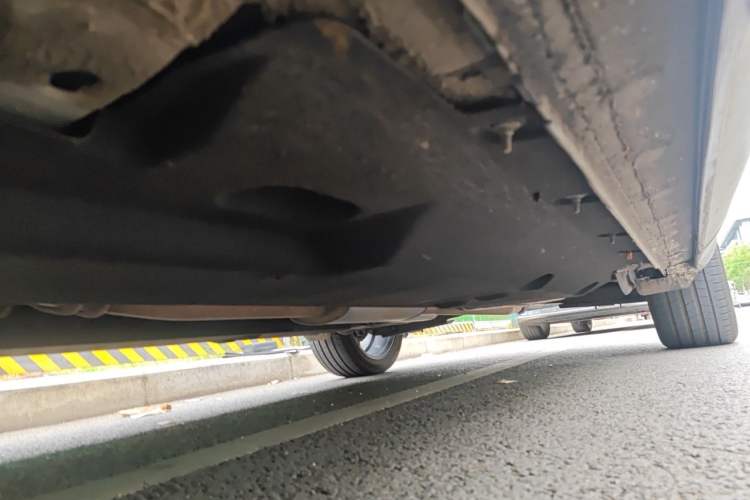 Used Hongqi HS5 2019 2.0T Smart Connect Flagship All-Wheel-Drive Version Chassis Front Left