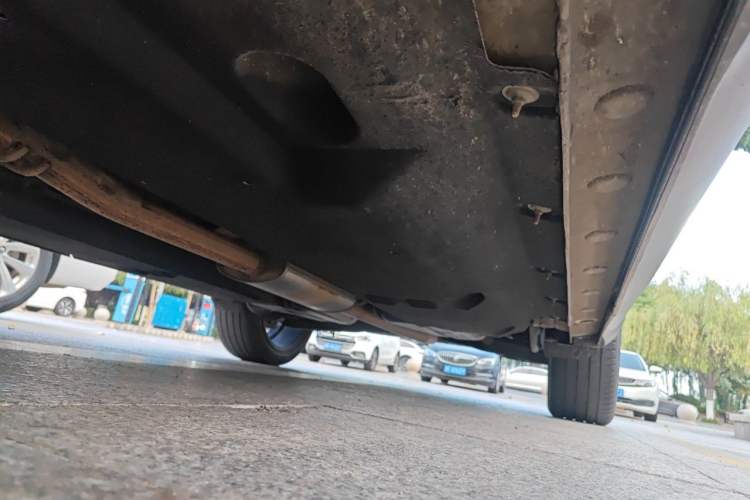 Used Hongqi HS5 2019 2.0T Smart Connect Flagship All-Wheel-Drive Version Chassis Front Left