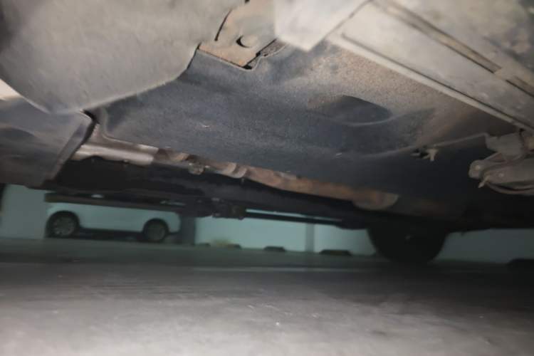 Used Hongqi HS5 2019 2.0T Smart Connect Flagship All-Wheel-Drive Version Chassis Front Left