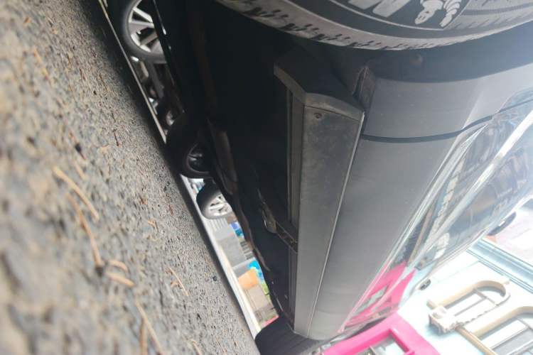 Used Hongqi HS5 2019 2.0T Smart Connect Flagship All-Wheel-Drive Version Chassis Front Left