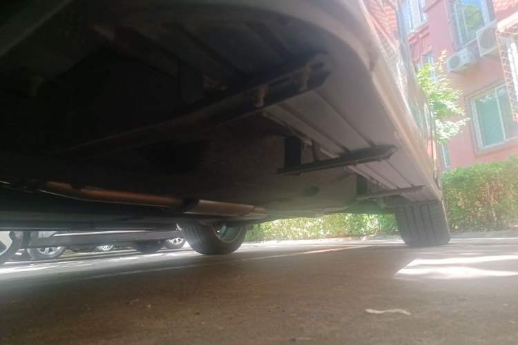Used Hongqi HS5 2019 2.0T Smart Connect Flagship All-Wheel-Drive Version Chassis Front Left