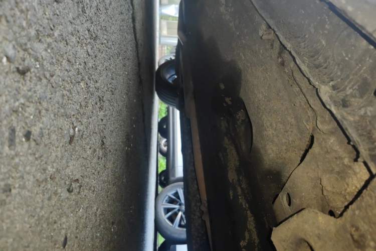 Used Hongqi HS5 2019 2.0T Smart Connect Flagship All-Wheel-Drive Version Chassis Front Right