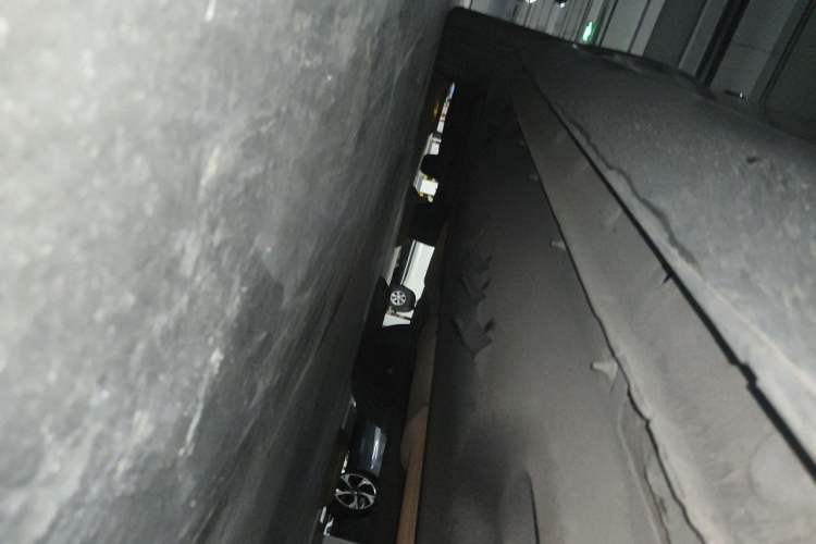 Used Hongqi HS5 2019 2.0T Smart Connect Flagship All-Wheel-Drive Version Chassis Front Right