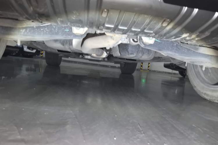 Used Hongqi HS5 2019 2.0T Smart Connect Flagship All-Wheel-Drive Version Chassis Rear