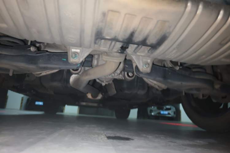 Used Hongqi HS5 2019 2.0T Smart Connect Flagship All-Wheel-Drive Version Chassis Rear