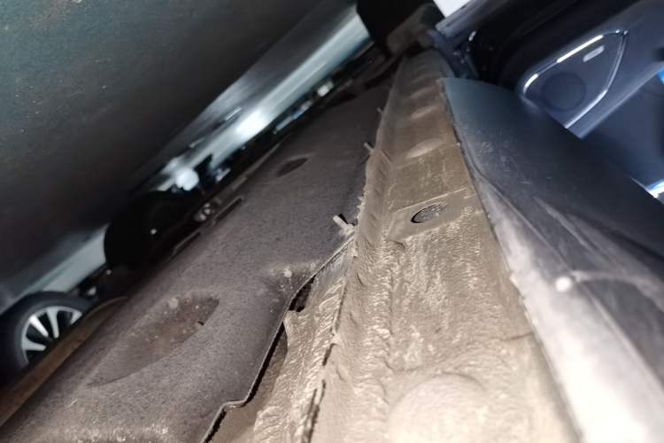 Used Hongqi HS5 2019 2.0T Smart Connect Flagship All-Wheel-Drive Version Chassis Rear Left