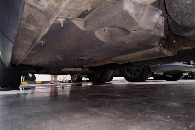 Used Hongqi HS5 2019 2.0T Smart Connect Flagship All-Wheel-Drive Version Chassis Rear Left